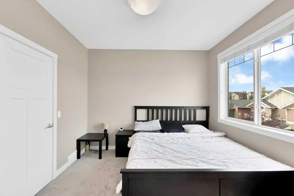 563 EVANSTON Manor NW