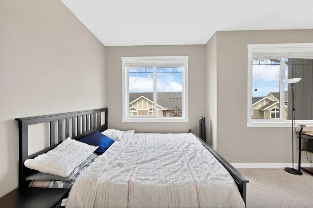 563 EVANSTON Manor NW