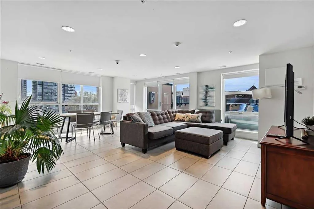 303 13 Avenue SW #1406