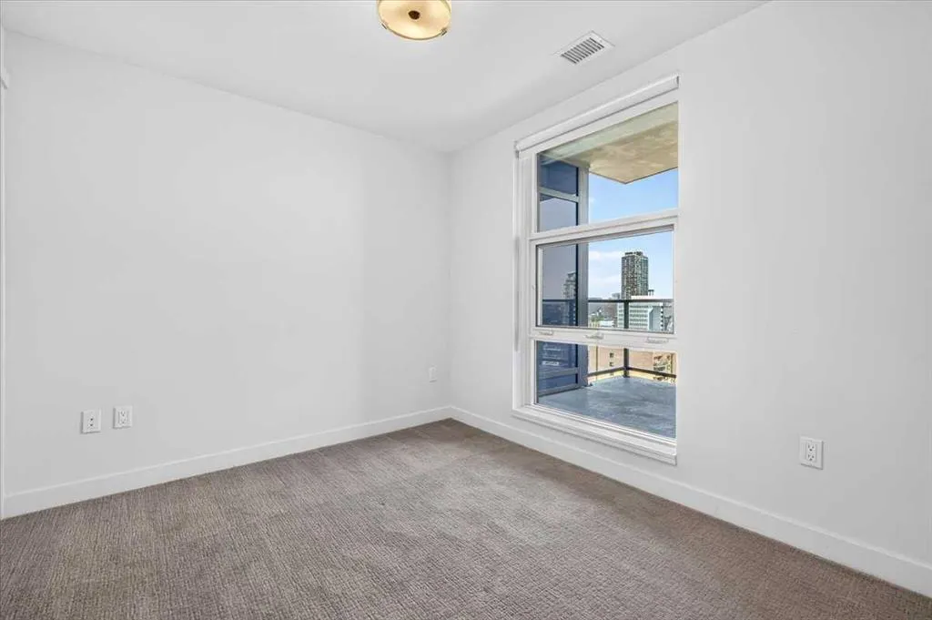 303 13 Avenue SW #1406