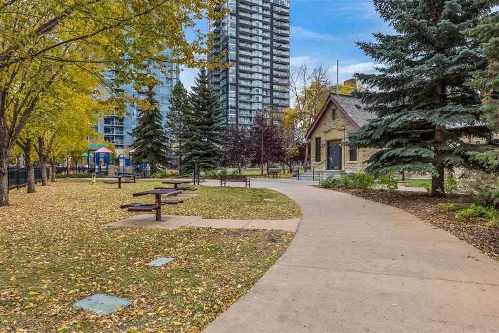 303 13 Avenue SW #1406