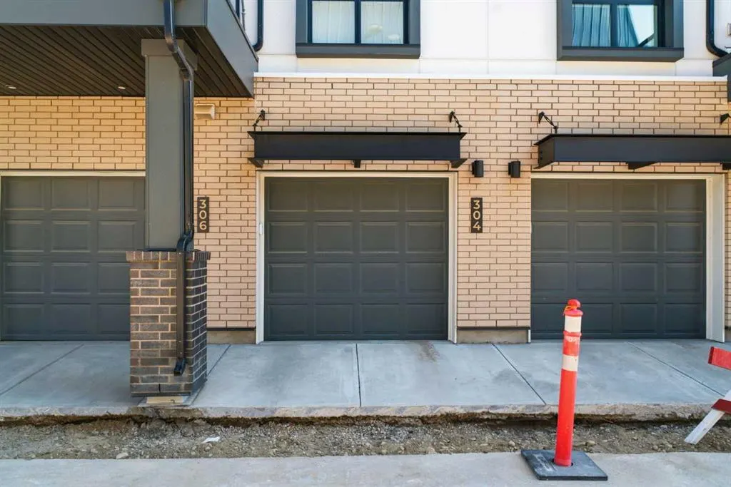 4270 Norford Avenue NW #304