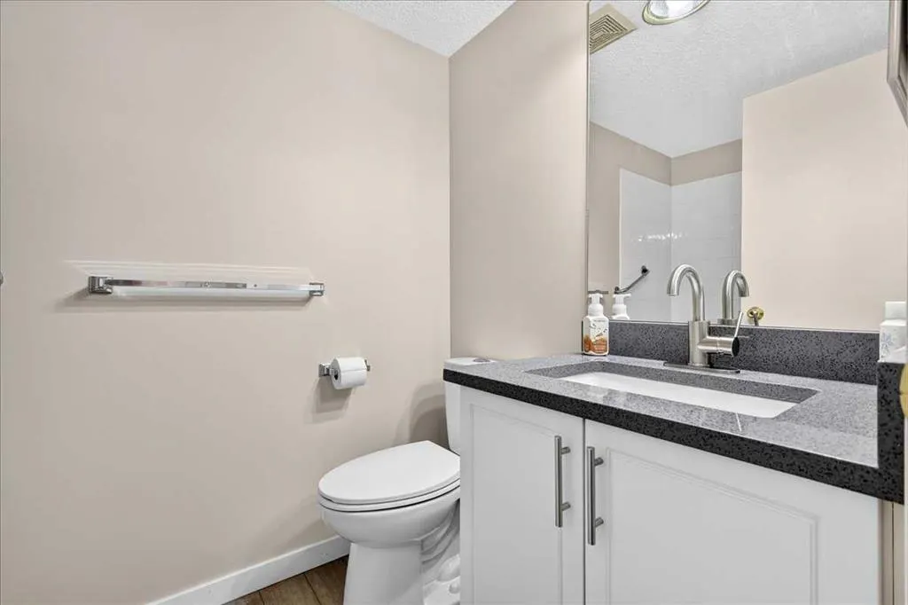 1717 60 Street SE #212