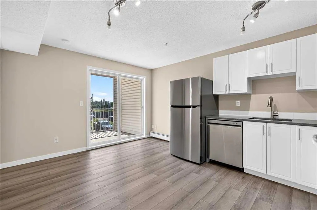1717 60 Street SE #212