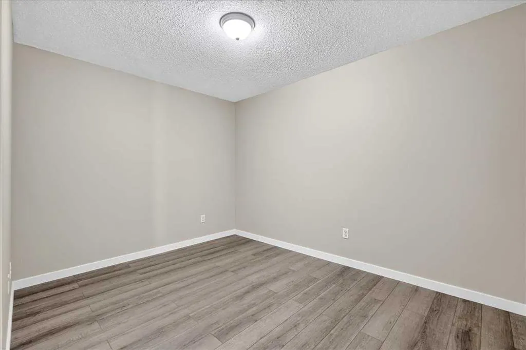 1717 60 Street SE #212