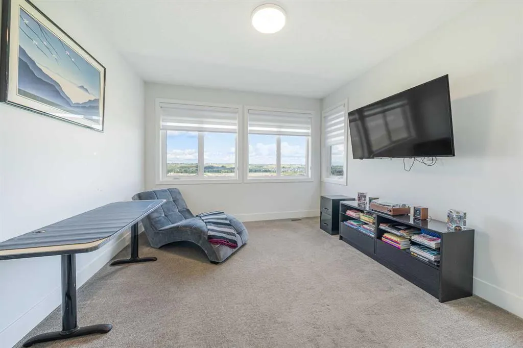 92 Walcrest View SE