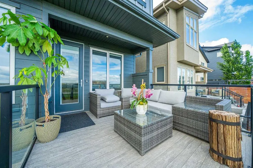 92 Walcrest View SE