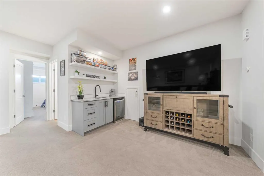 92 Walcrest View SE
