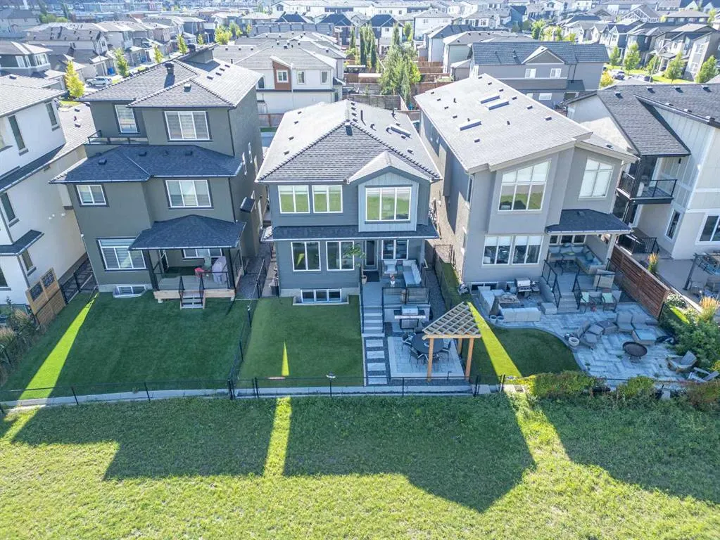 92 Walcrest View SE
