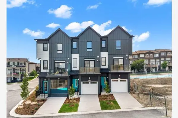 4 Sage Hill Rise NW