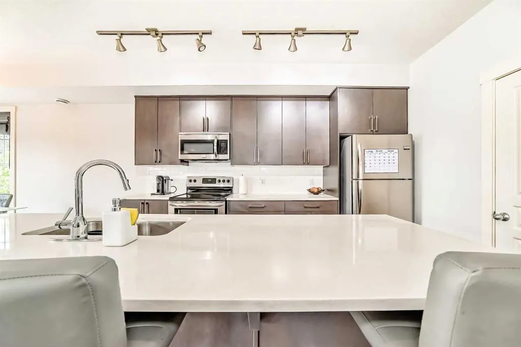 652 Cranford Walk SE