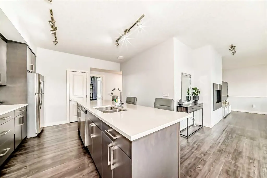 652 Cranford Walk SE