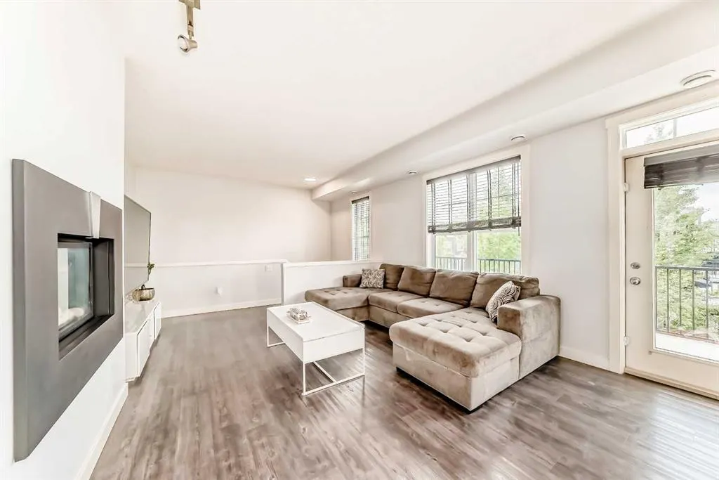 652 Cranford Walk SE