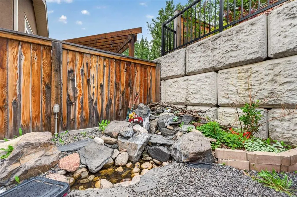 36 Rockyvale Green NW