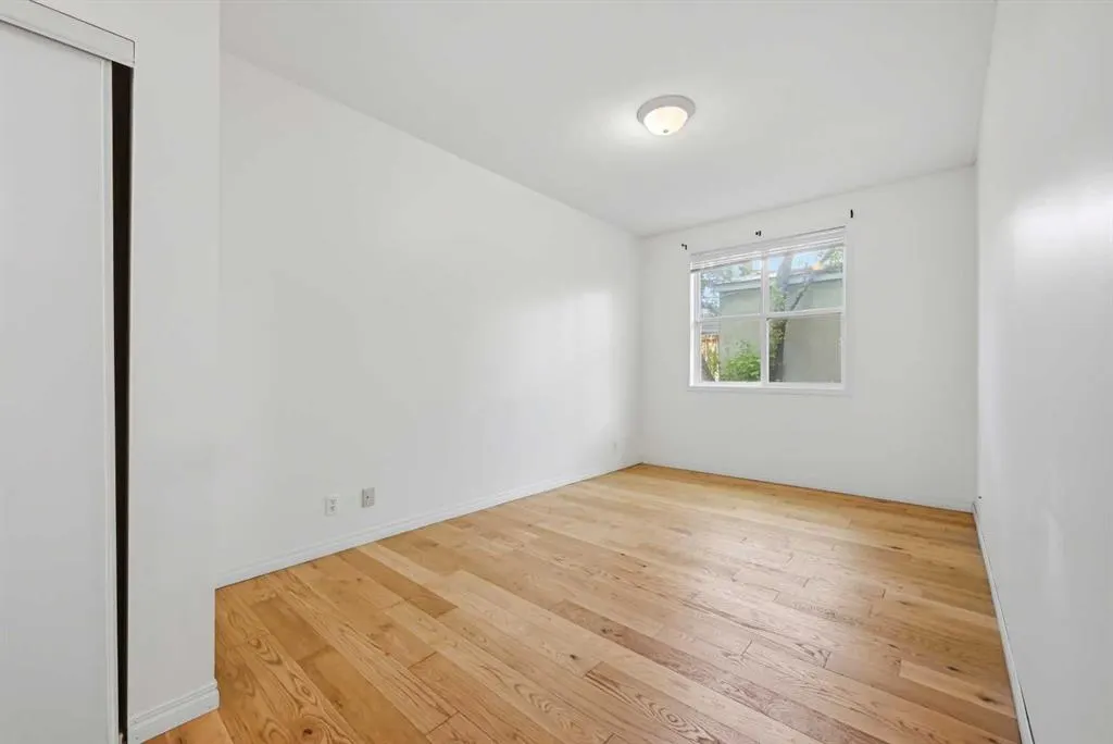 2134 Kensington Road NW #106