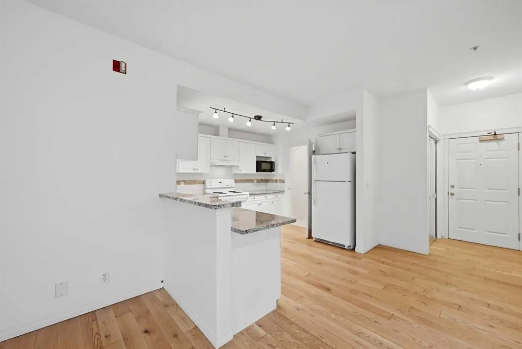 2134 Kensington Road NW #106