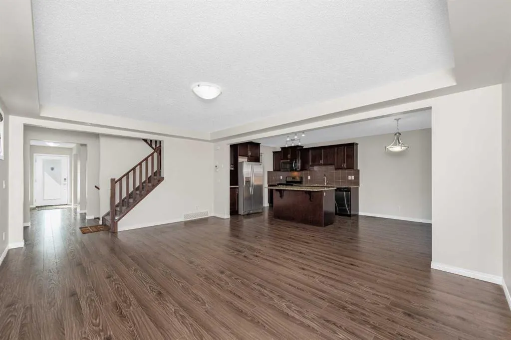 17 Cityscape View NE