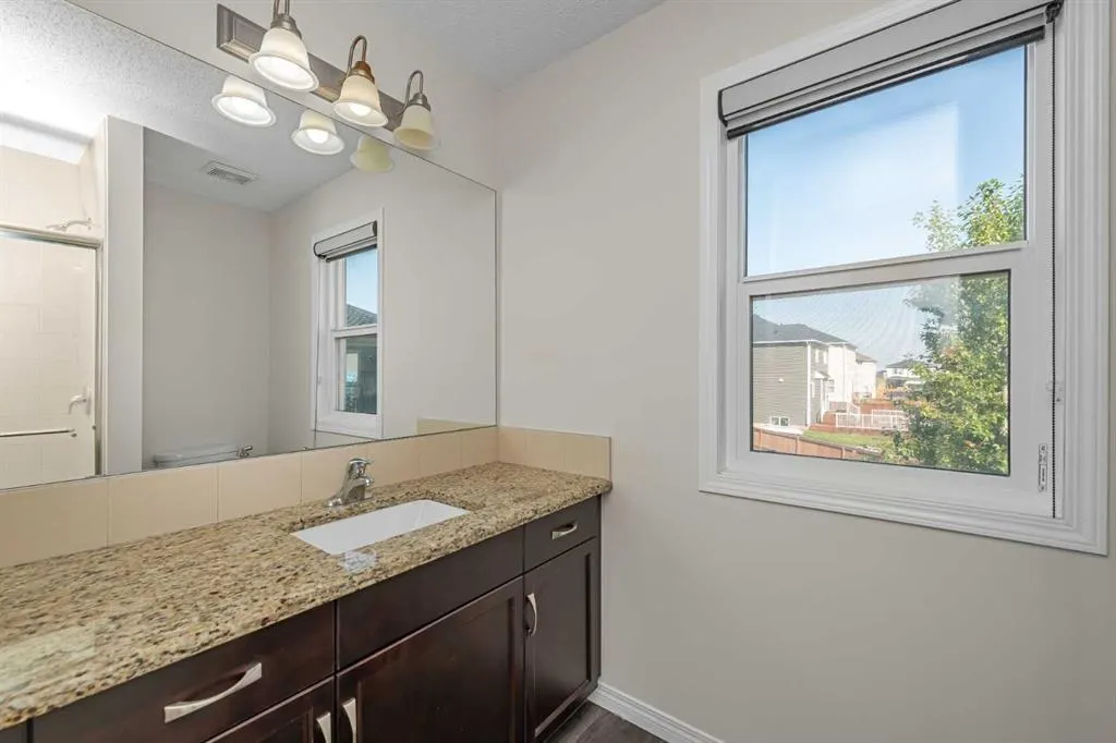 17 Cityscape View NE