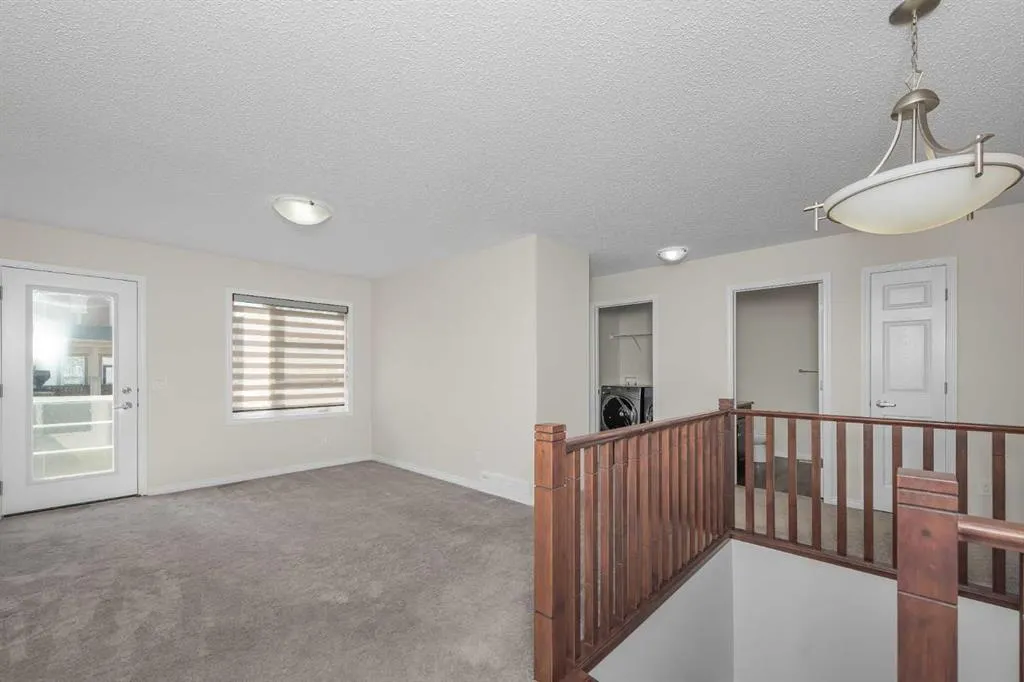 17 Cityscape View NE