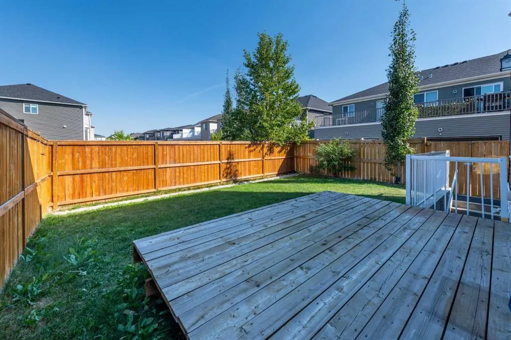 17 Cityscape View NE