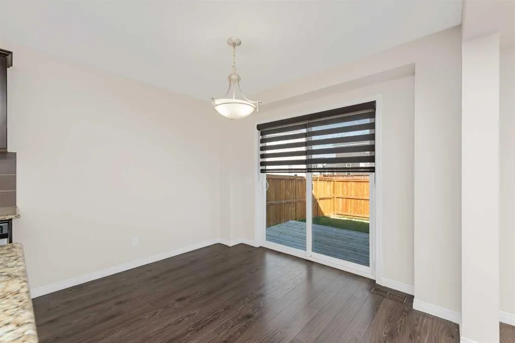17 Cityscape View NE