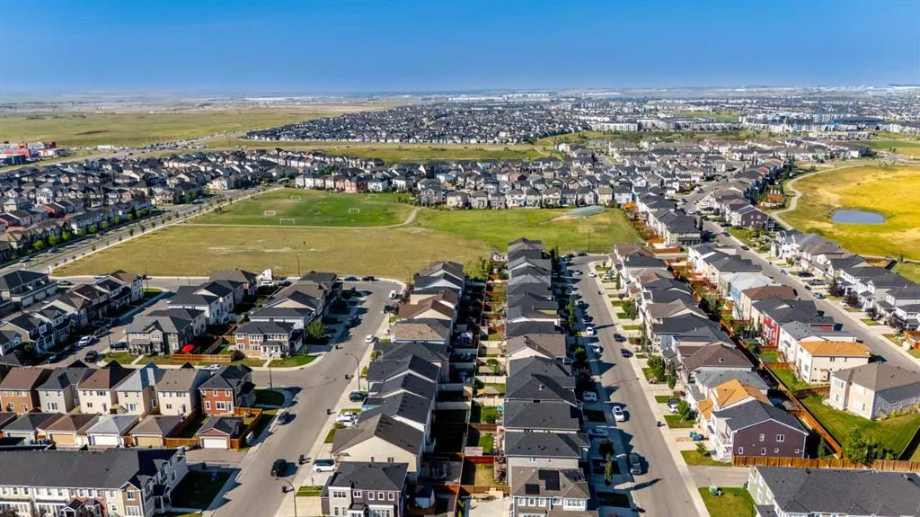 17 Cityscape View NE