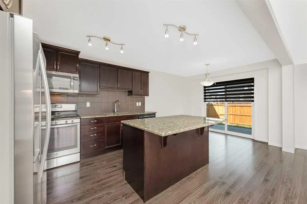 17 Cityscape View NE