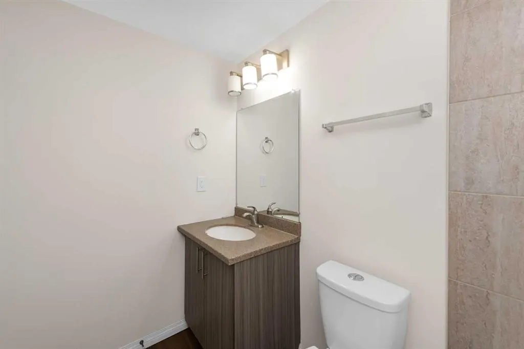 17 Cityscape View NE