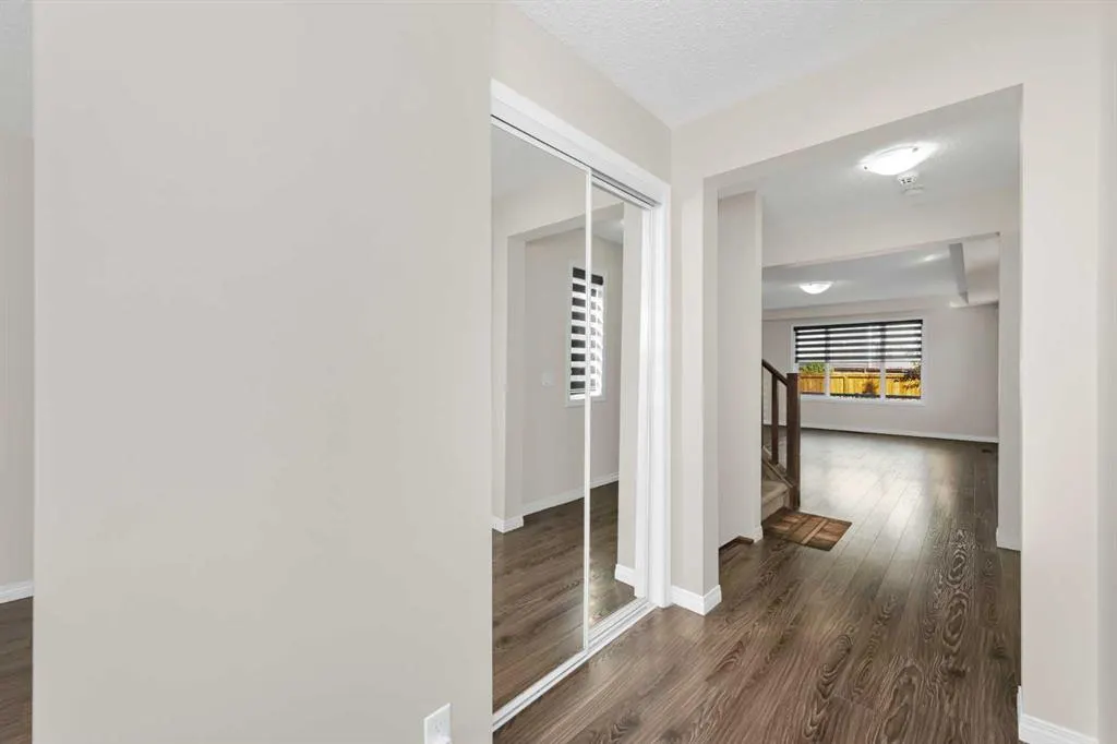 17 Cityscape View NE