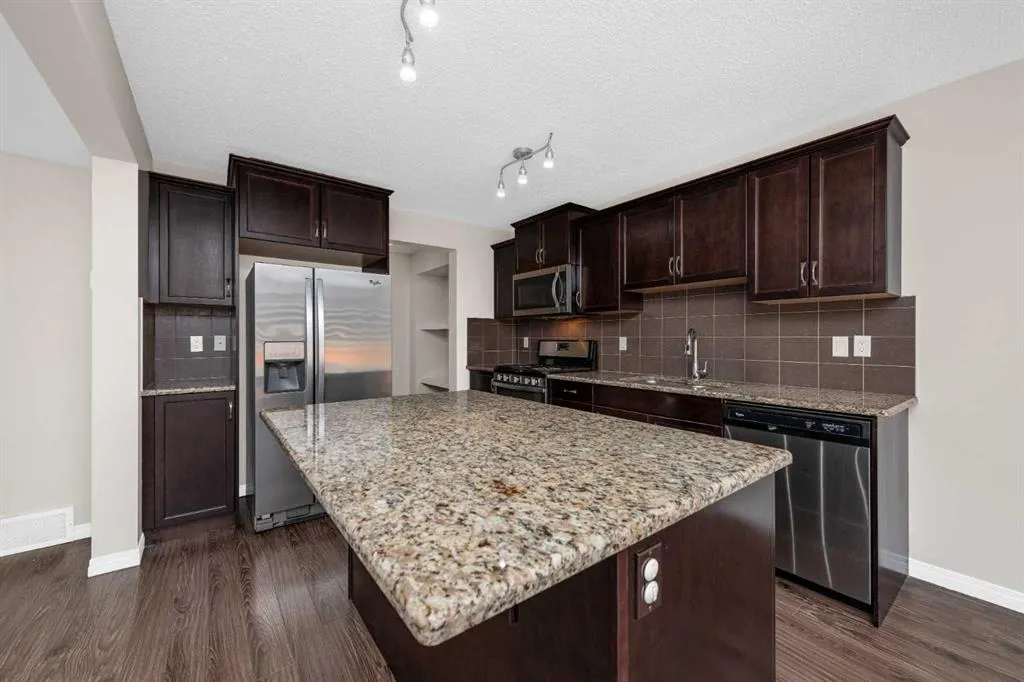 17 Cityscape View NE