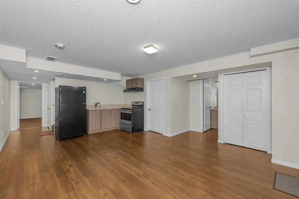 17 Cityscape View NE