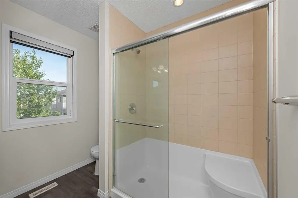 17 Cityscape View NE