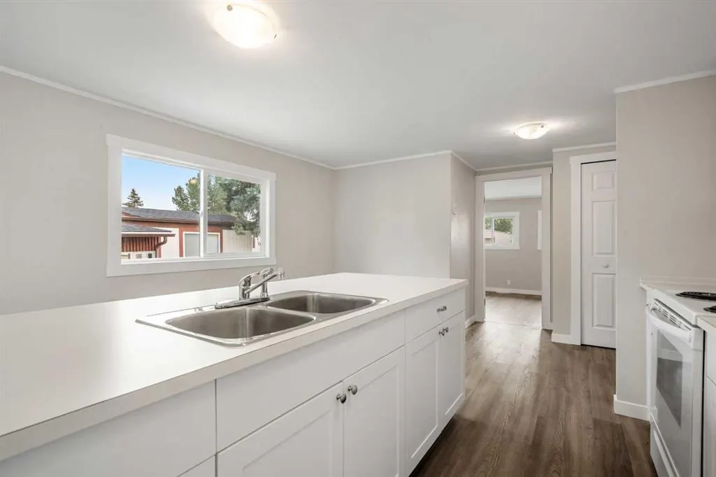 6220 17 Avenue SE #242