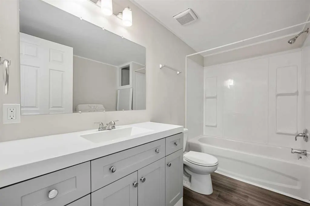 6220 17 Avenue SE #242