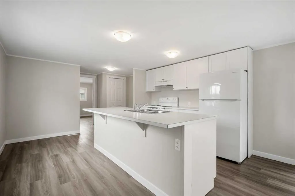 6220 17 Avenue SE #242