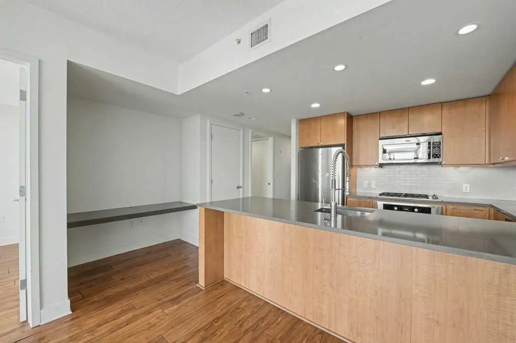 1118 12 Avenue SW #1407