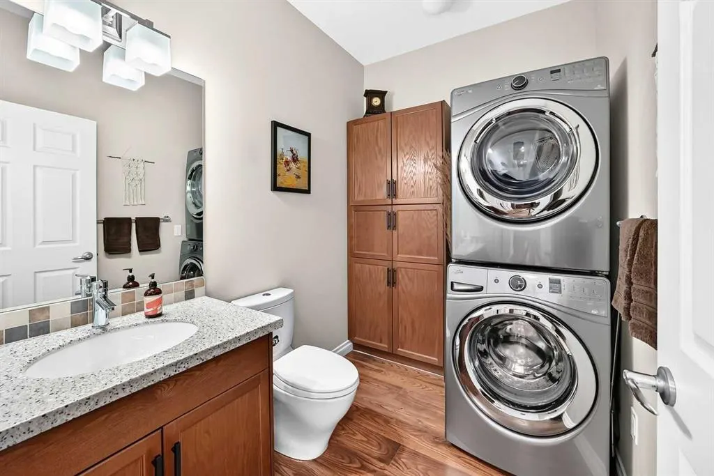 84 River Heights View