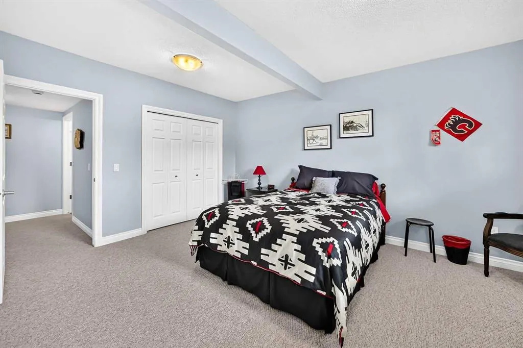 84 River Heights View