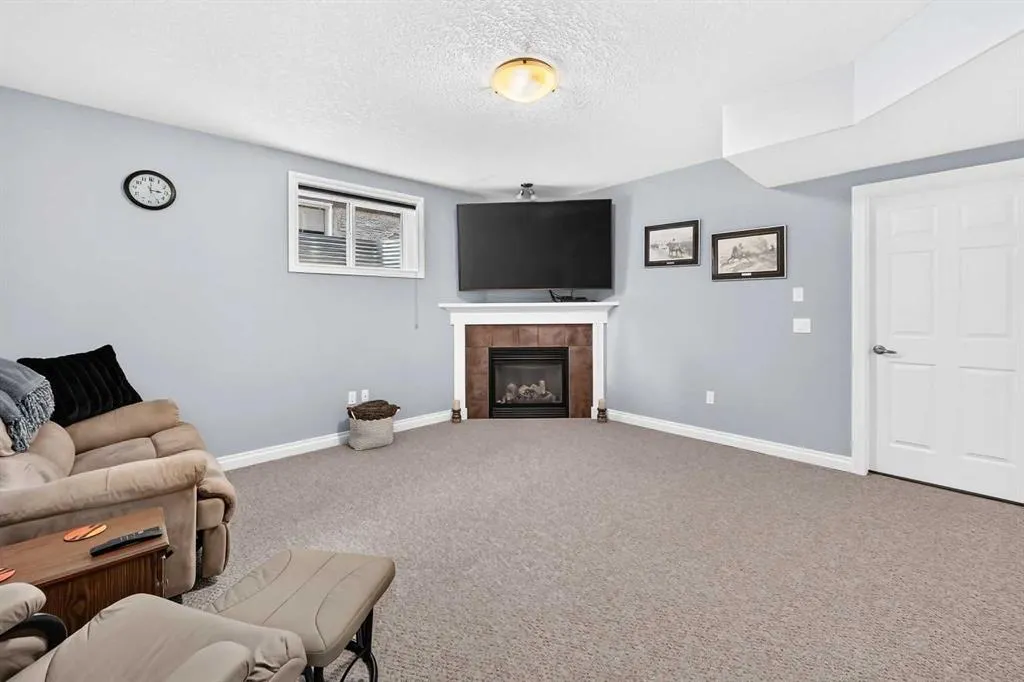 84 River Heights View