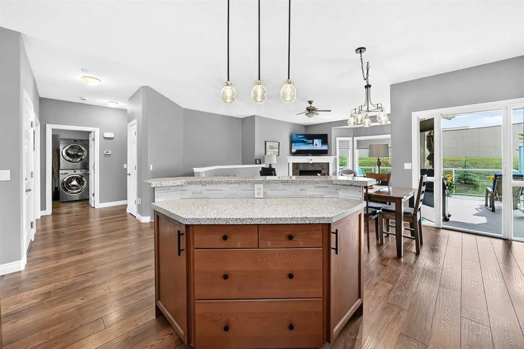 84 River Heights View