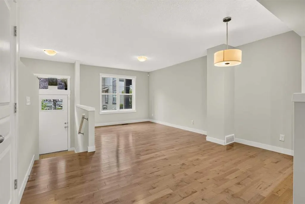 1106 Mckenzie Towne Row SE