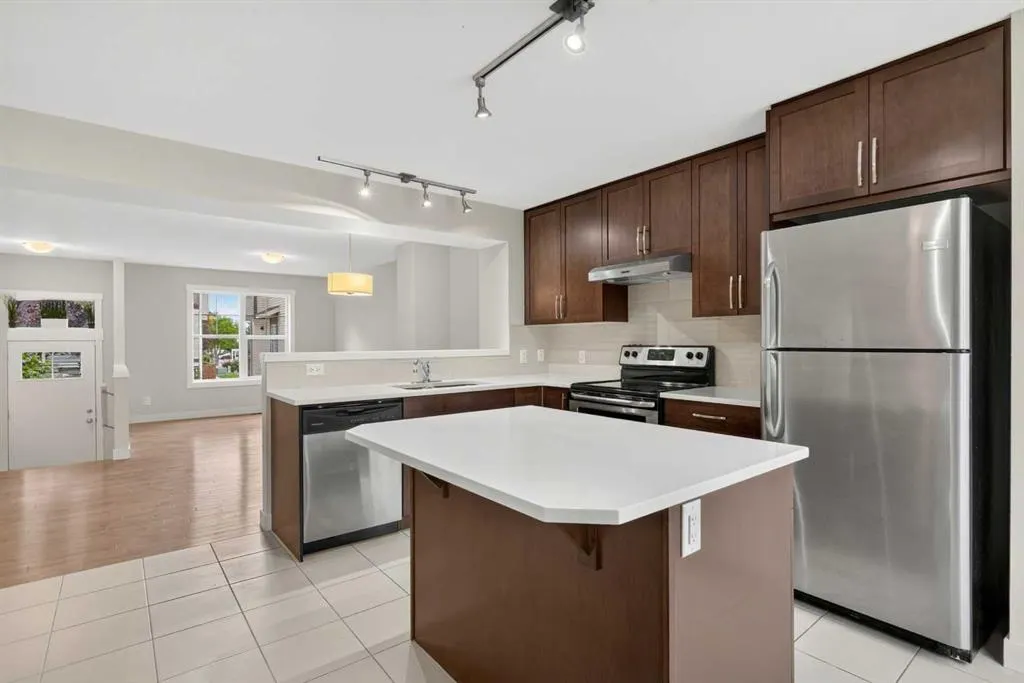 1106 Mckenzie Towne Row SE