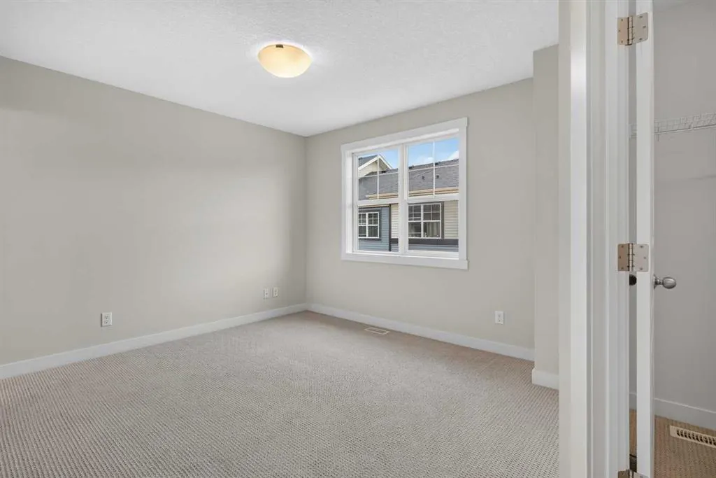 1106 Mckenzie Towne Row SE