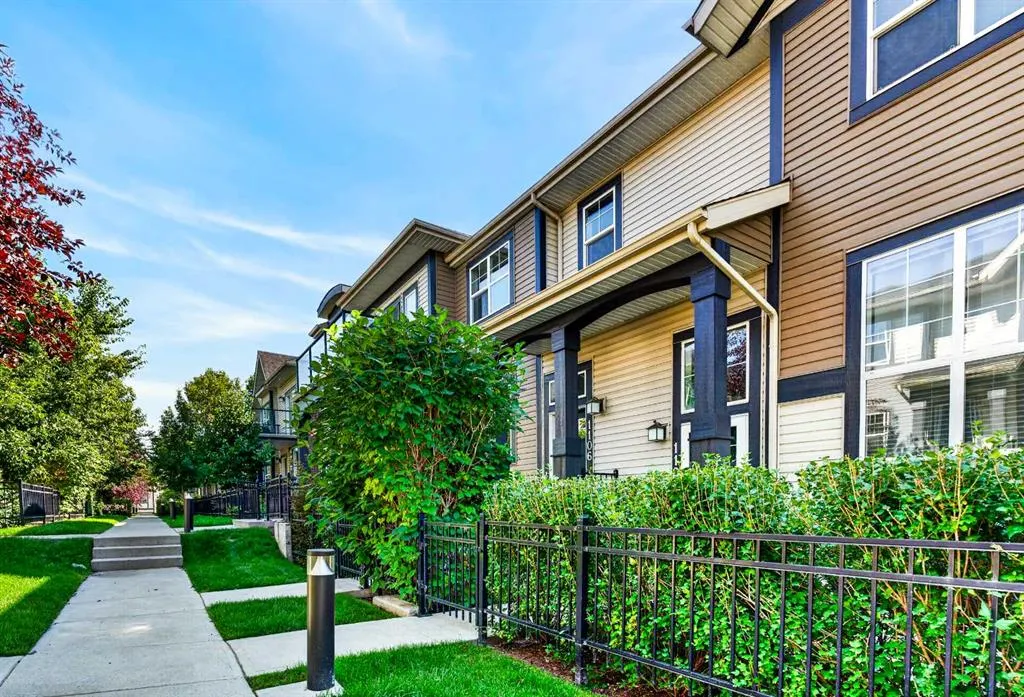 1106 Mckenzie Towne Row SE