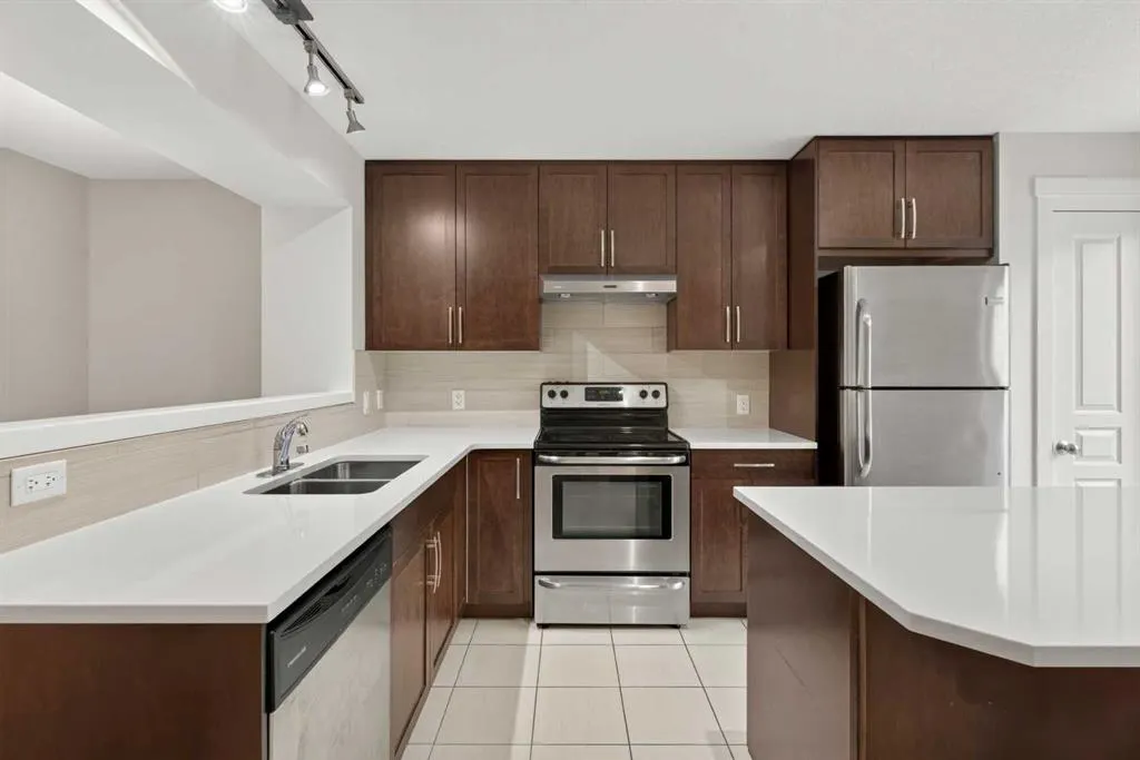 1106 Mckenzie Towne Row SE