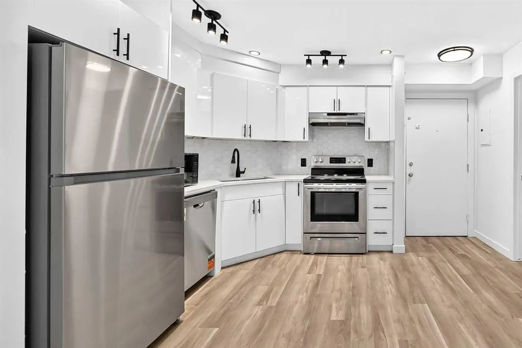 2000 Applevillage Court SE #411