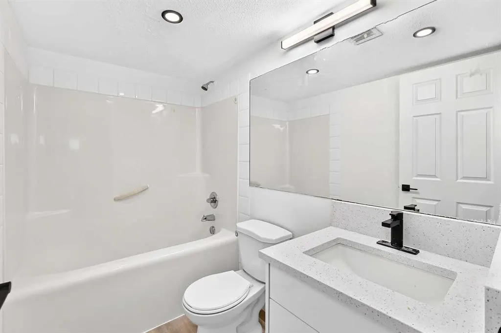 2000 Applevillage Court SE #411