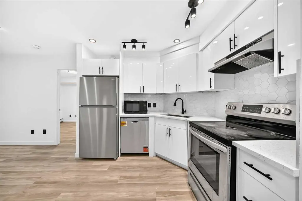 2000 Applevillage Court SE #411
