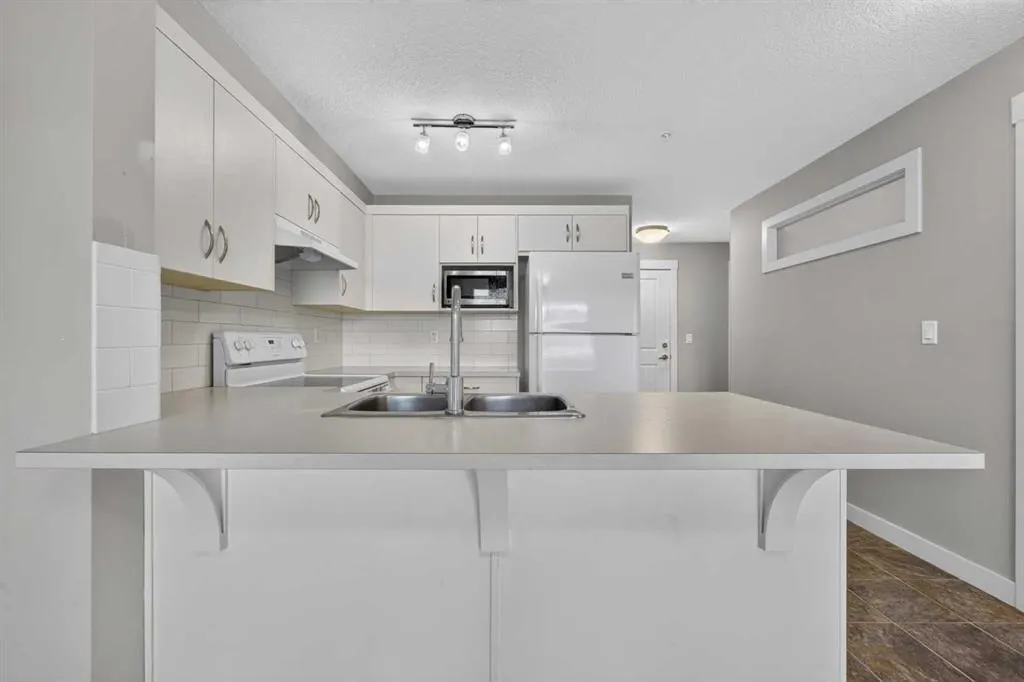 130 AUBURN MEADOWS View SE #313