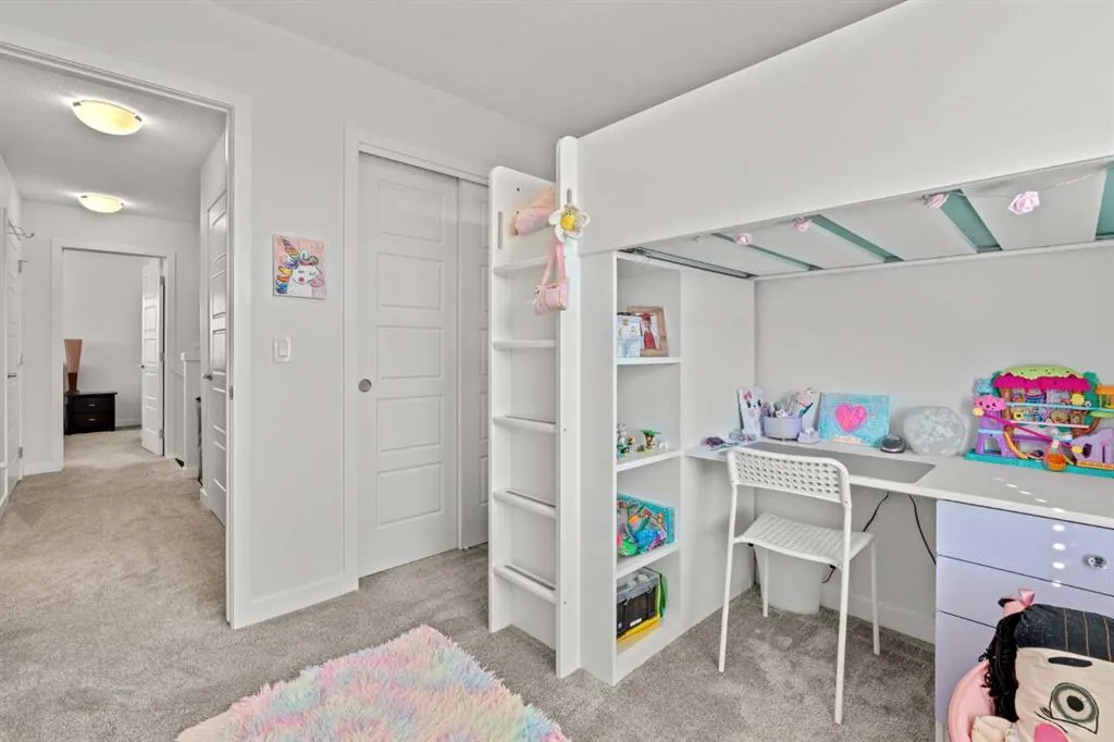 75 Evanscrest Common NW #108